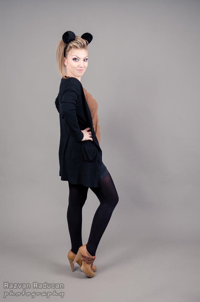 Daniela - Studio photography 01 by Razvan Raducan